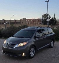 تويتا سينا 2017
