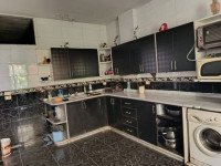 شقة 167 متر مربع للبيع في حمص