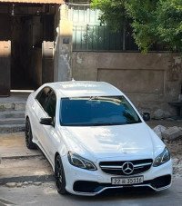 مرسيدس E200. 2015v